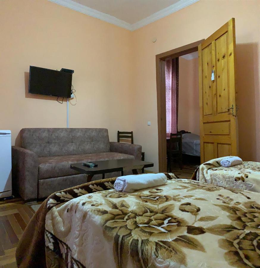 Hotel Kakhaberi Tetritskaro Екстер'єр фото