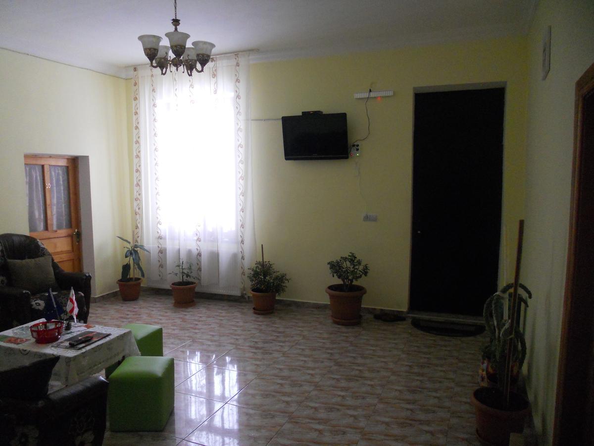 Hotel Kakhaberi Tetritskaro Екстер'єр фото
